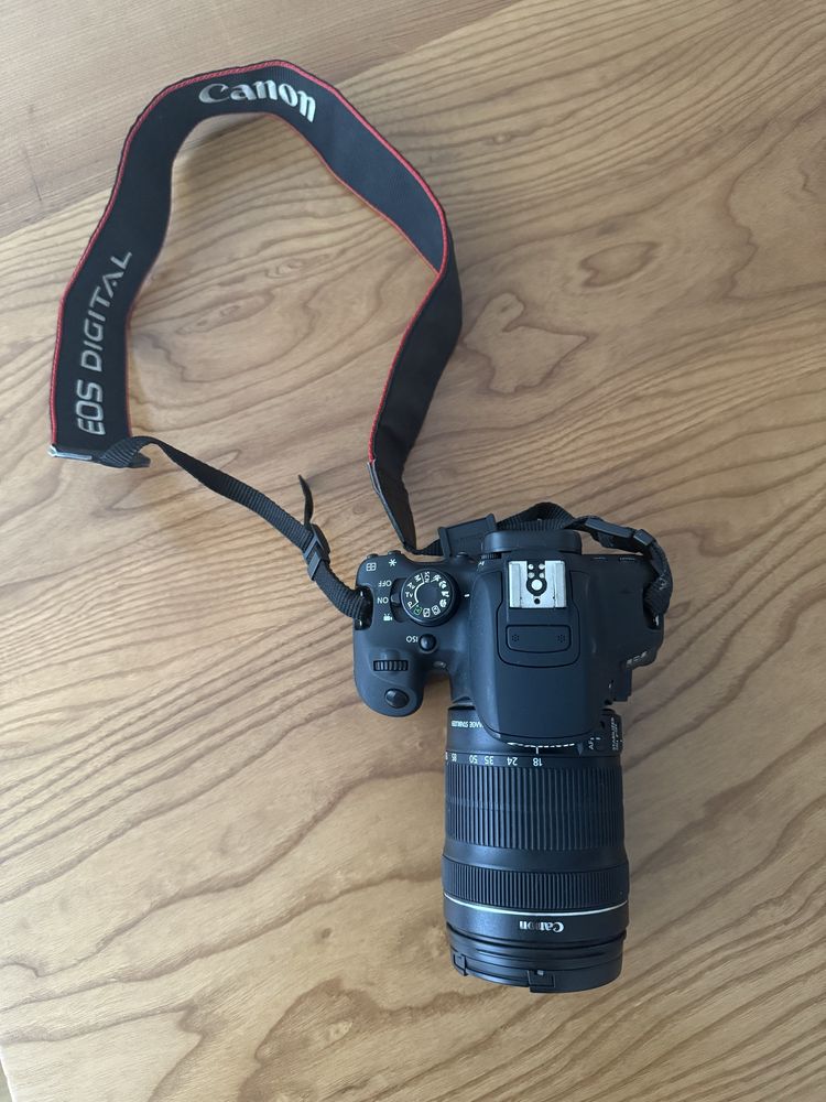 Canon EOS700d + objectiva 18-155mm + mochila