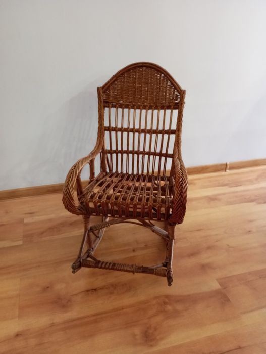 Fotel bujany dla dziecka