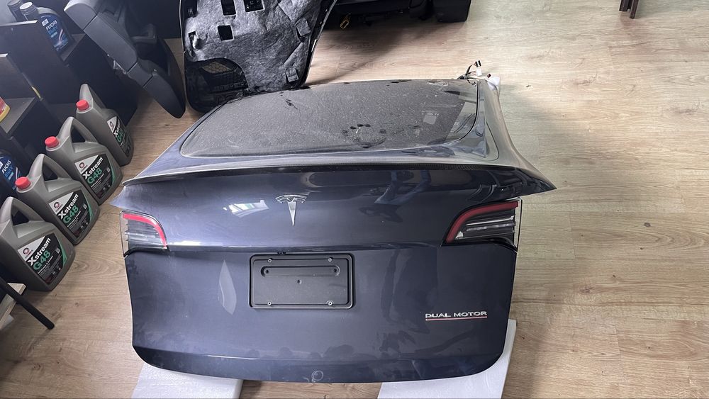 Ляда кришка багажника Tesla Y Тесла У 21-23 PMNG сірий графит ІДЕАЛЬНА