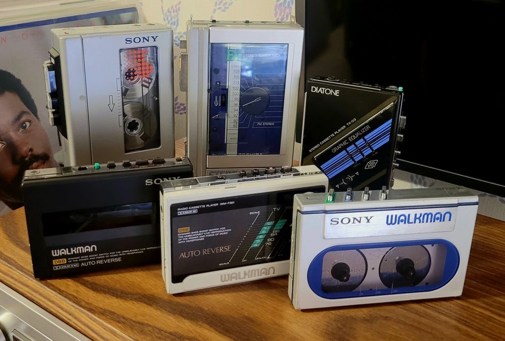 Коллекция кассетных Плееров. Sony wm  toshiba Diatone