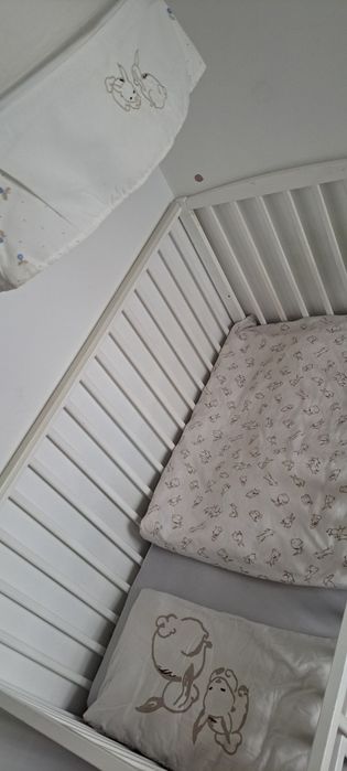 Łóżeczko niemowlęce z dodatkami