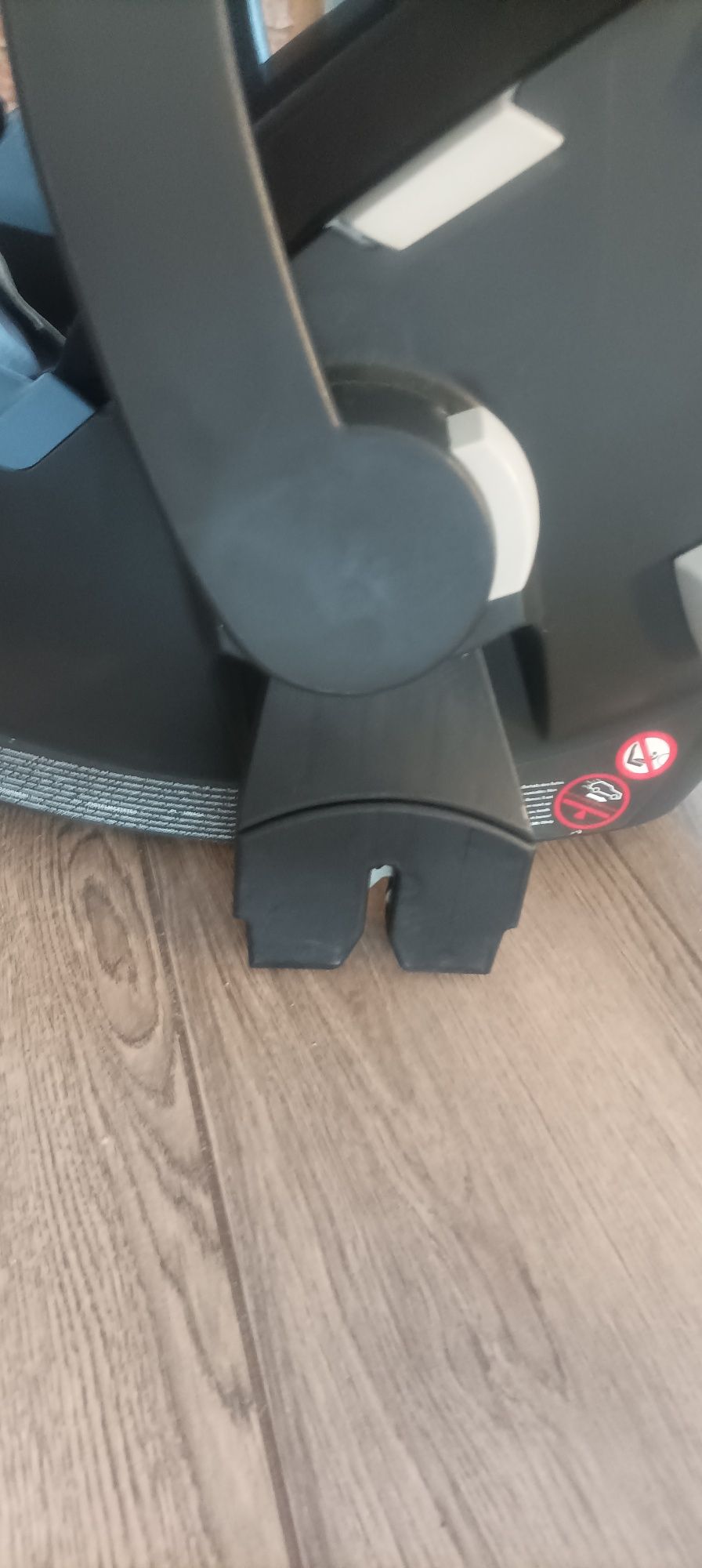 Fotelik niemowlęcy CYBEX 0-13kg, plus dodatkowe adaptery do wózka.

dł