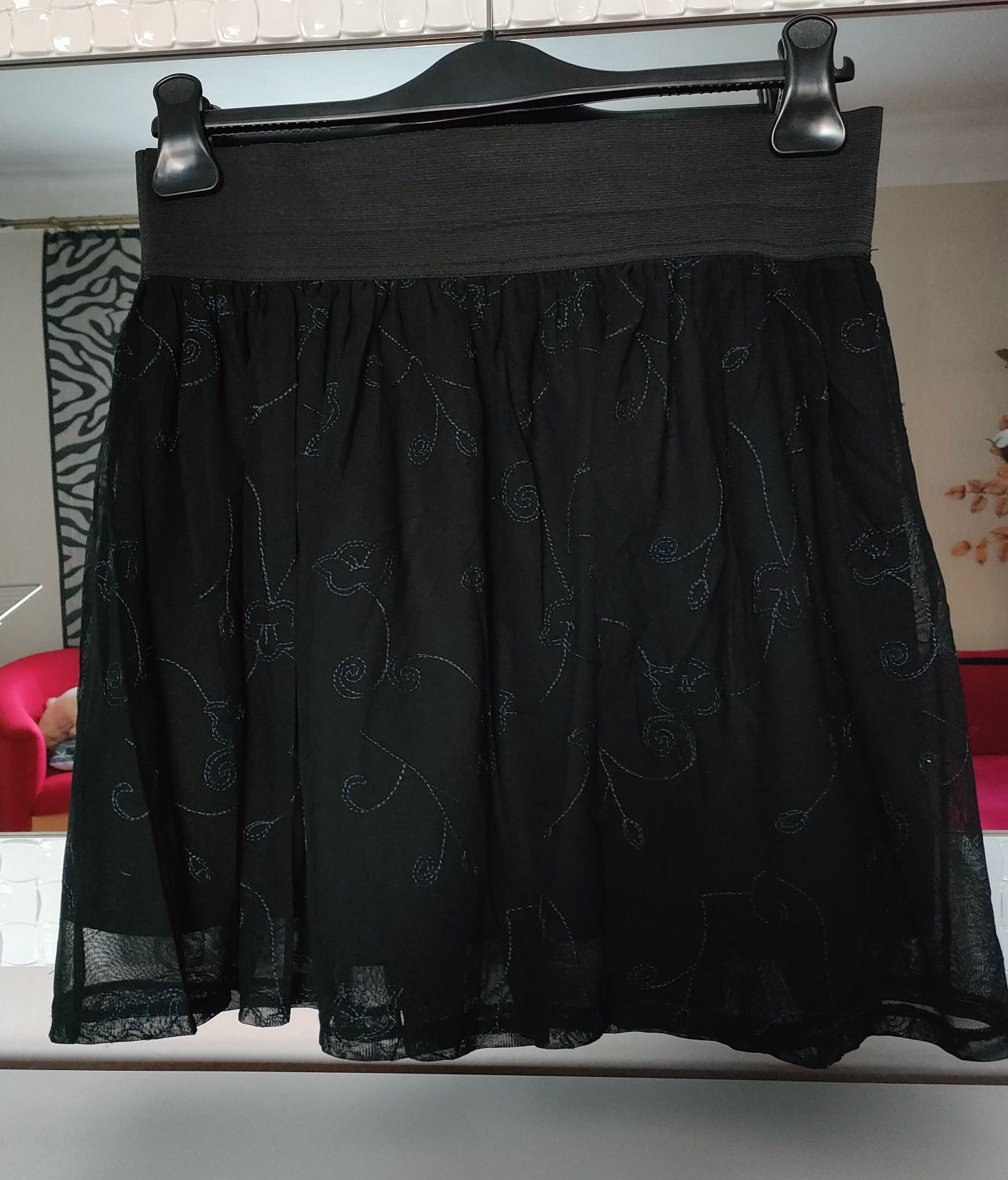 Spódnica damska czarna zdobiona