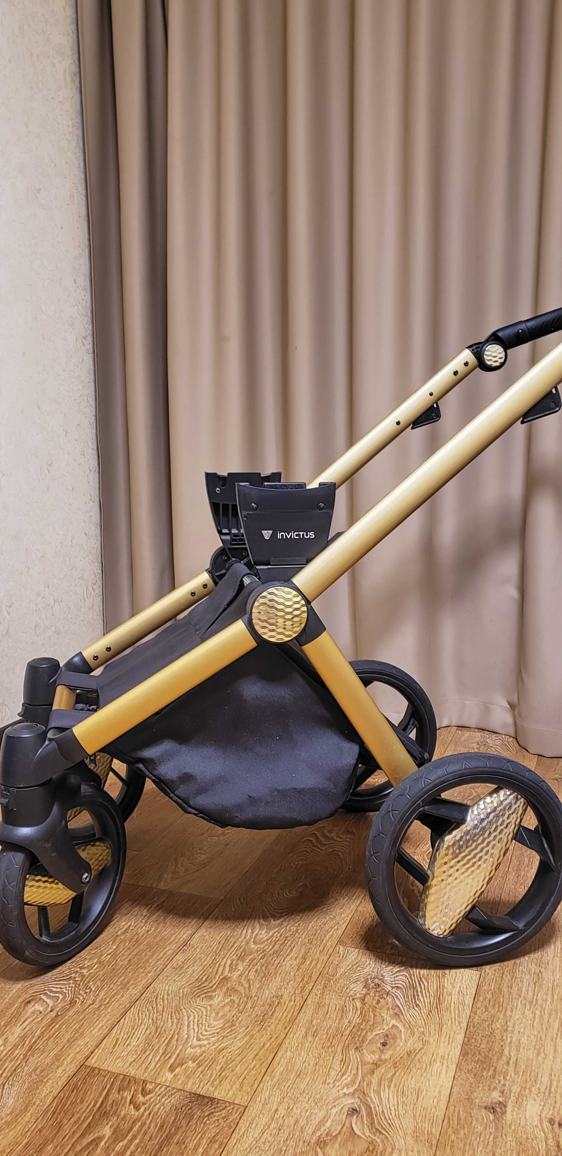 Коляска INVICTUS V-Pram