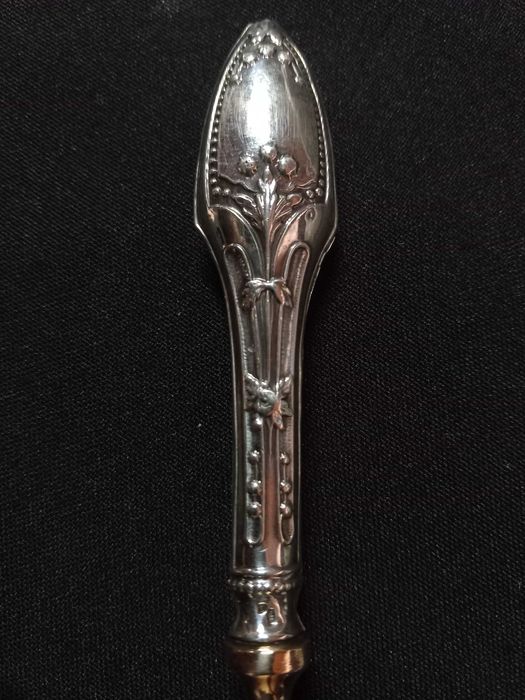 Prata - Concha molheira com cabo em prata