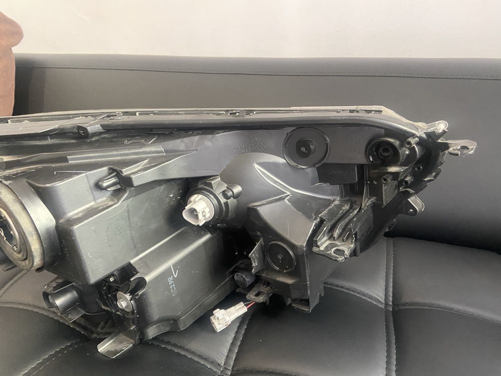 Фара toyota rav4 2015 2016 2017 2018 2019