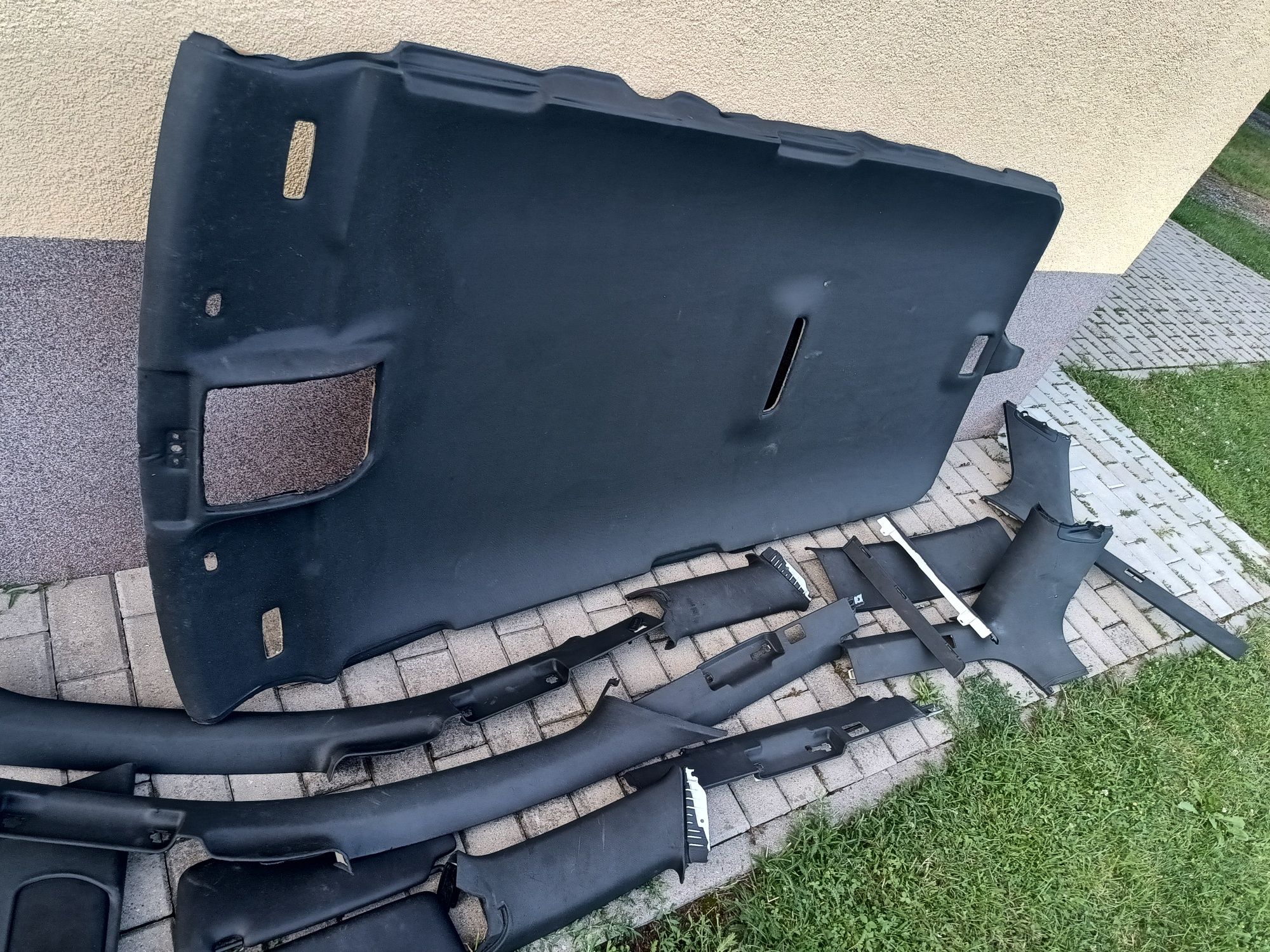 Podsufitka czarna słupki komplet Audi A4 B7 B6 kombi części
