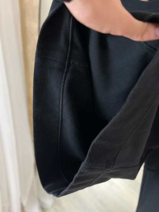 Nike Sportswear Tech: Світшот з кишенею на блискавці та Swoosh