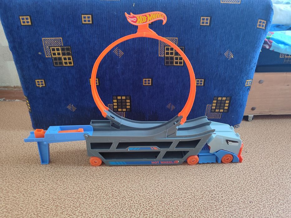 Автовоз Hotwheels