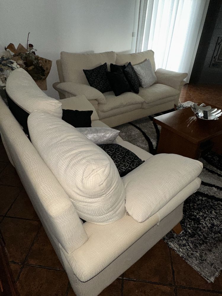 Vendo dois sofas em otimo estado