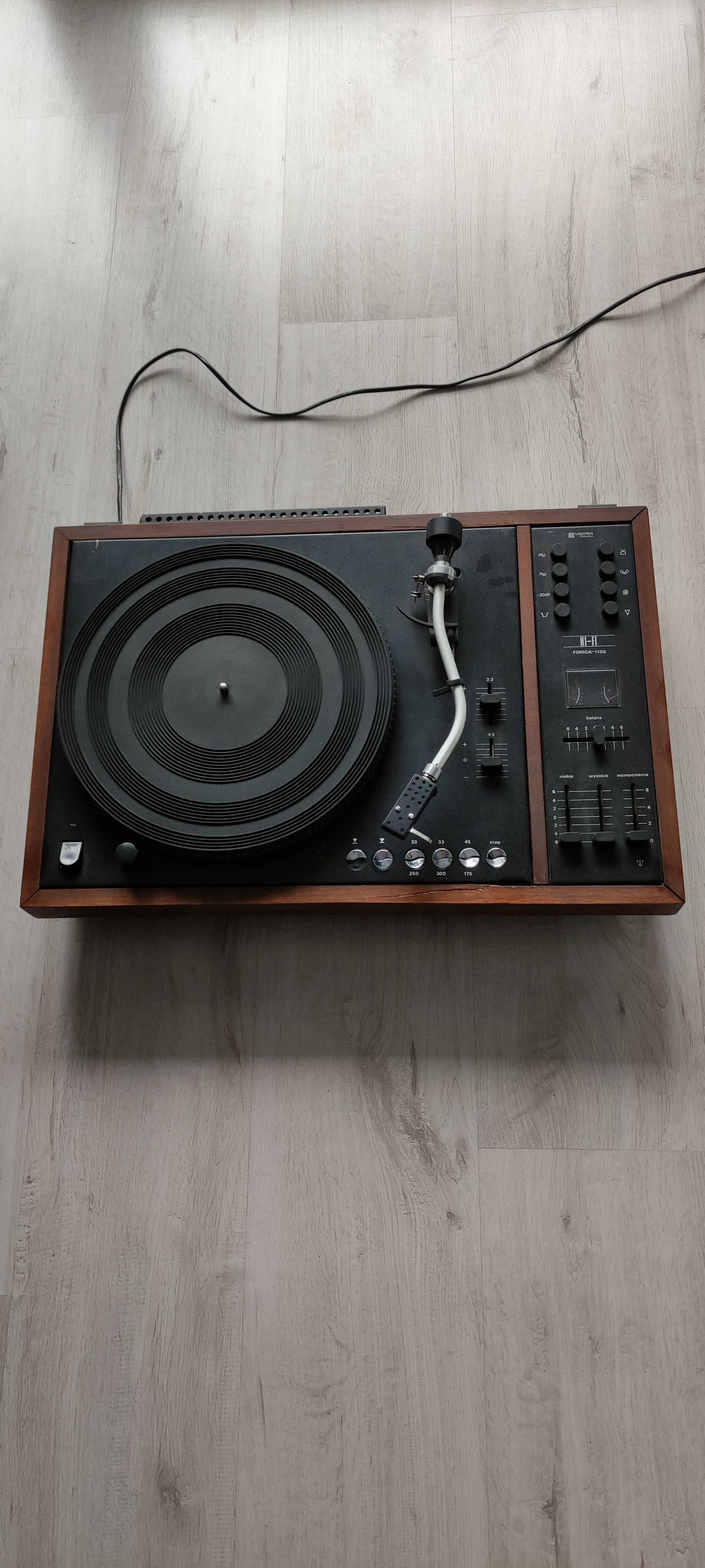 Sprzedam 2 gramofony stereofoniczne WG-1100fs