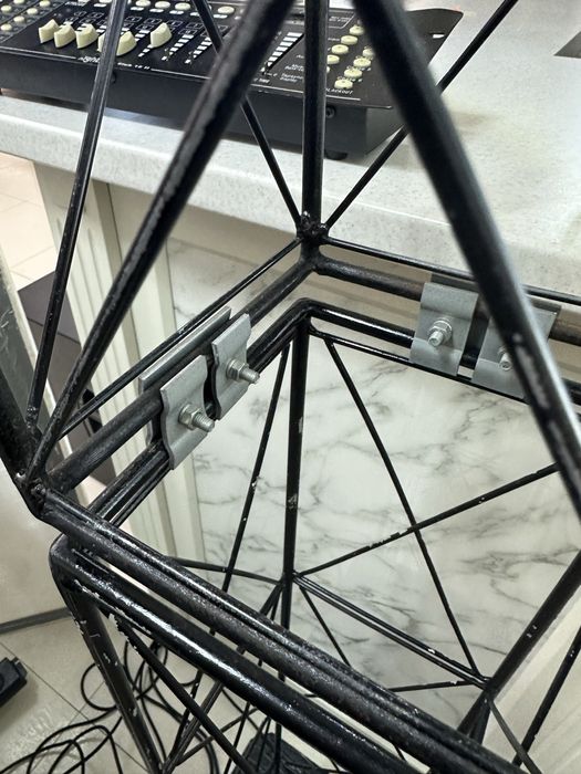 Стійки металеві для світлових приладів ферма beam led wash