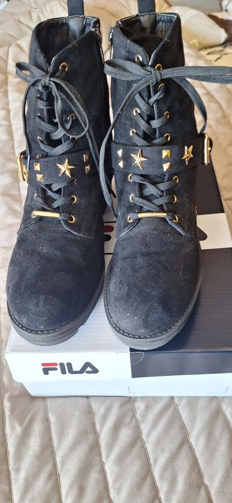 Botas pretas n 40