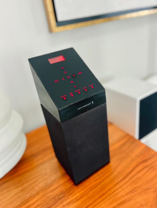 Rádio e coluna de som Jacobsen