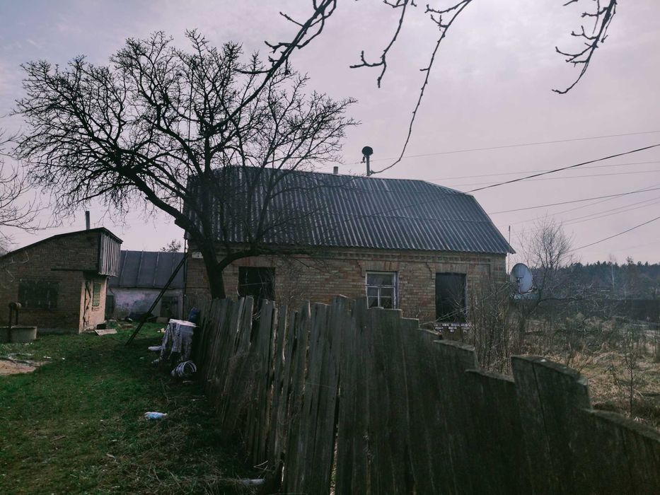 Бабинці - продам будинок цегляний з великою ділянкою !