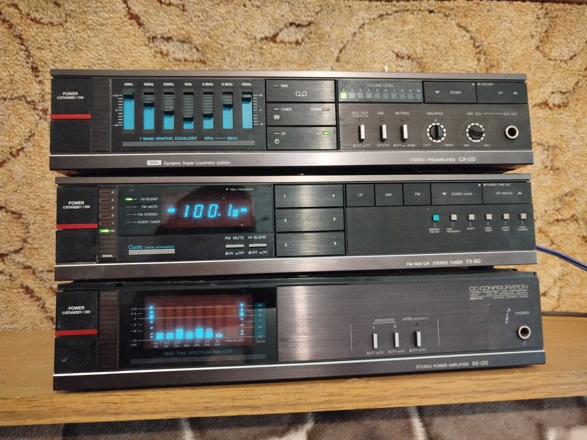Wieża AIWA - 3 osobne elementy. Tuner, przedwzmacniacz, koncówka mocy.