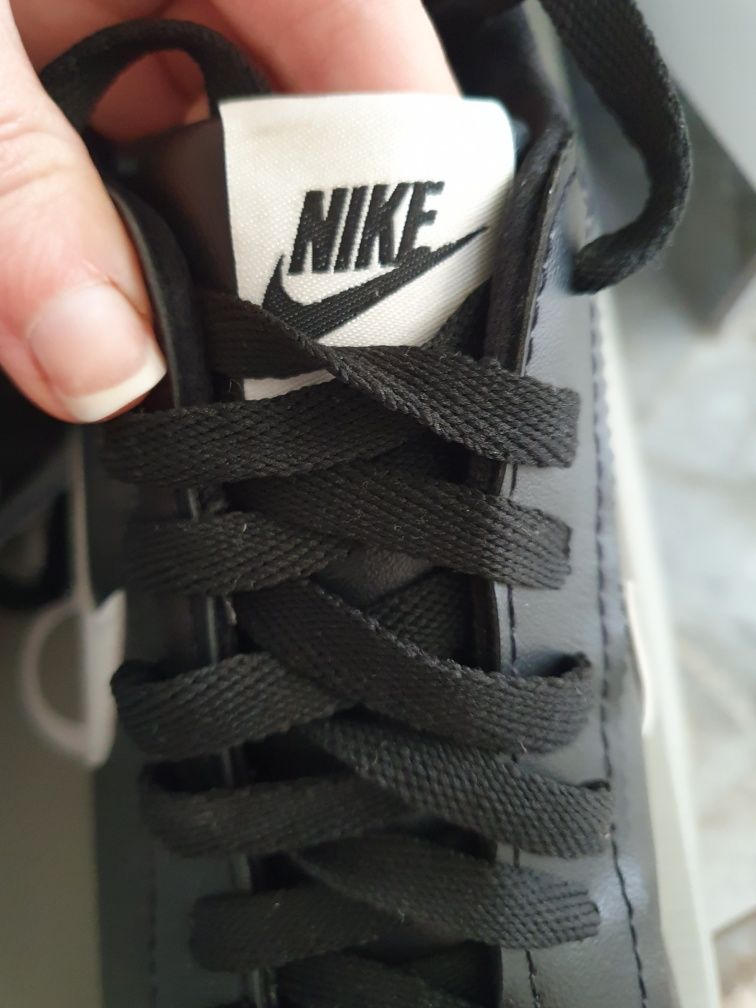 Nike Cortez damskie  r. 43  czarne 27,5 cm