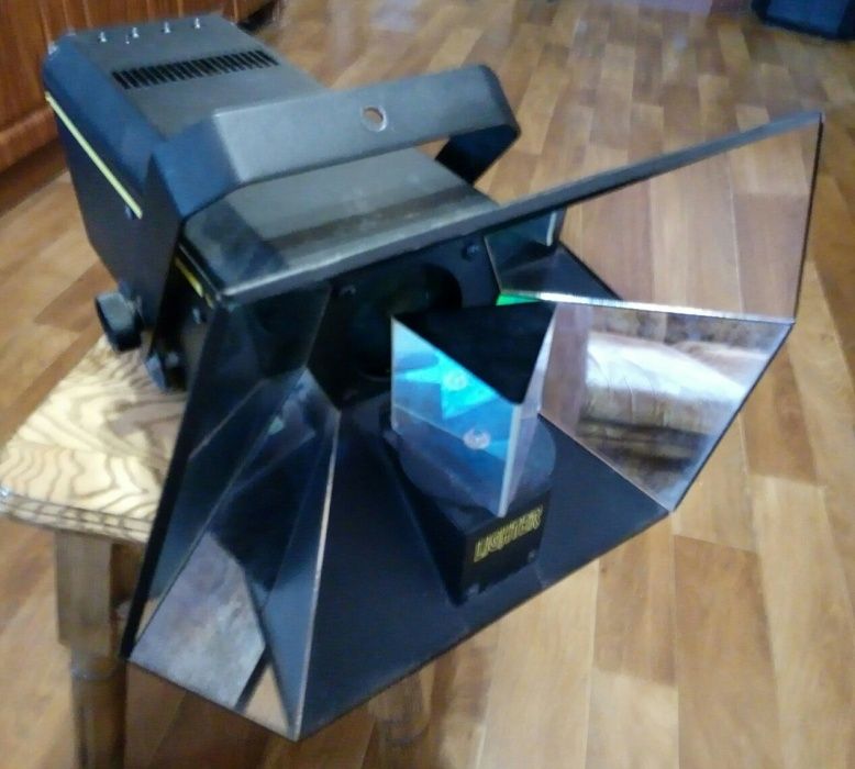 Светодинамическое устройство Wizard Lighter