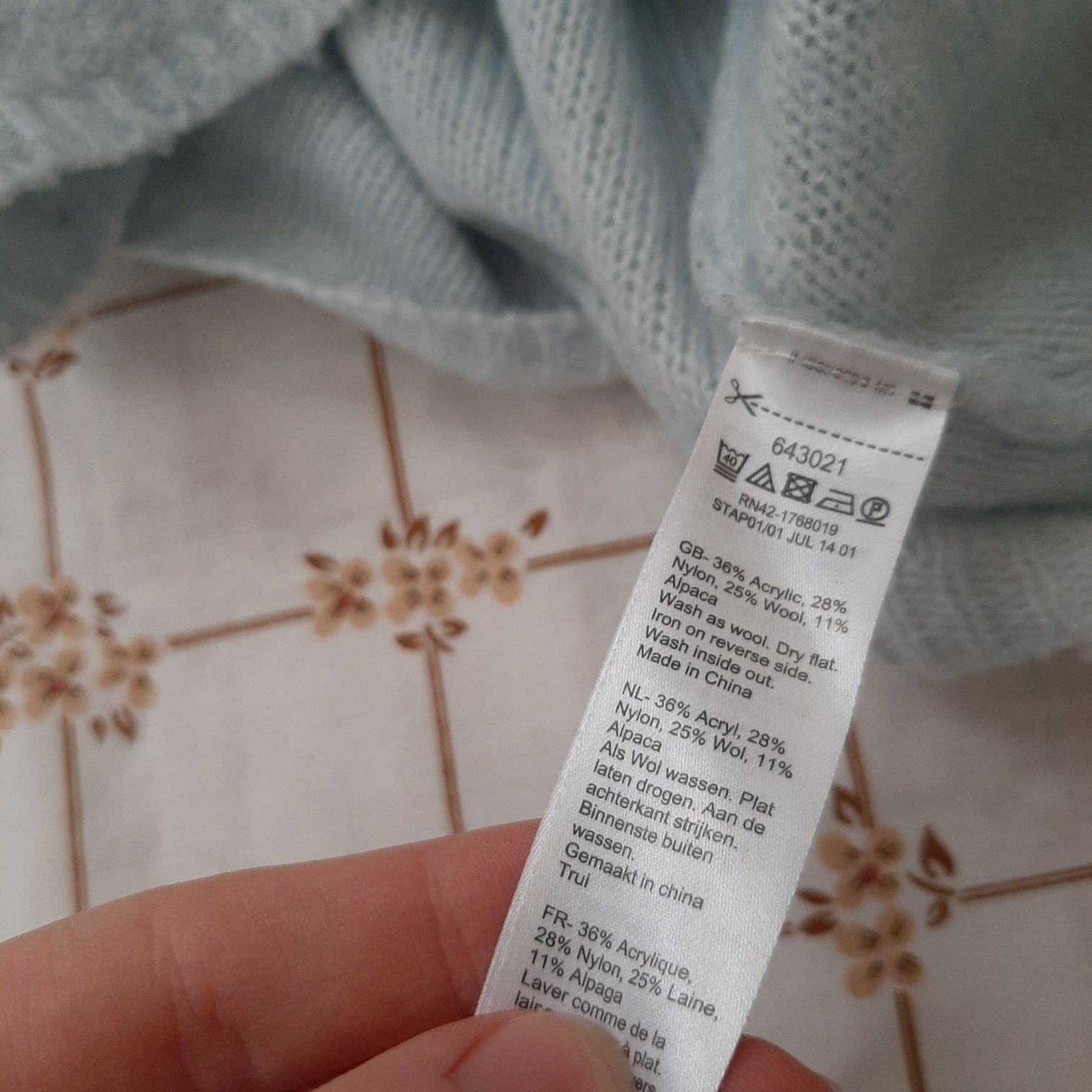 lekki ażurowy błekitmy sweterek wełna, alpaka