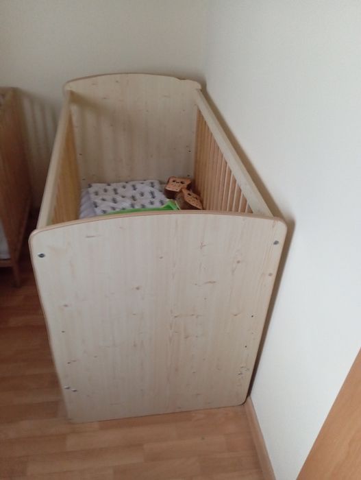 Łóżeczko dziecięce z materacem