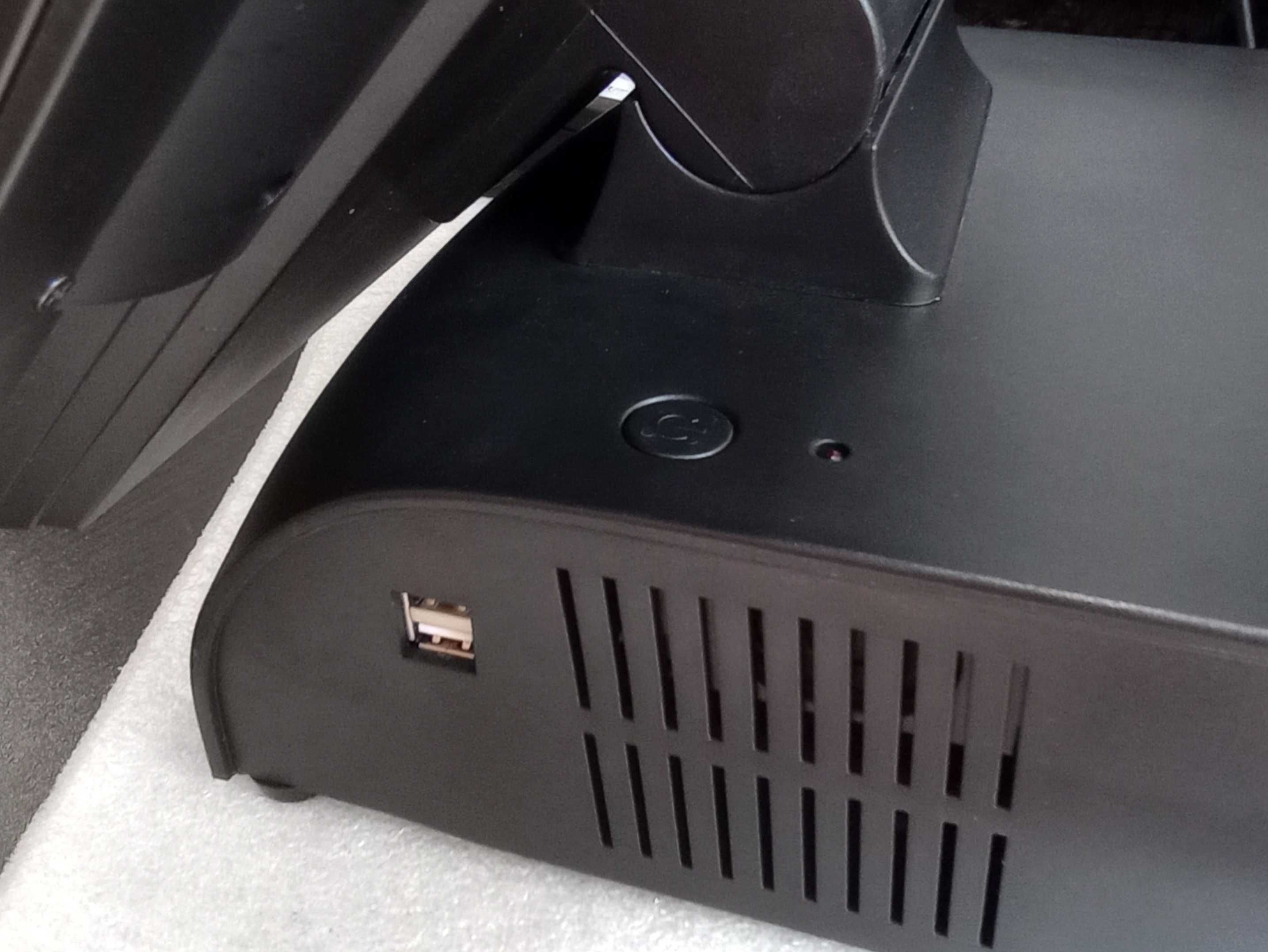 Касовий POS-термінал TouchSystem CM4000