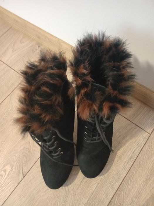 Ботильйони жіночі чорні