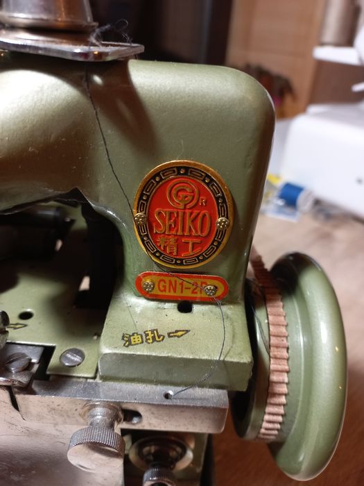 Продам оверлок Китай