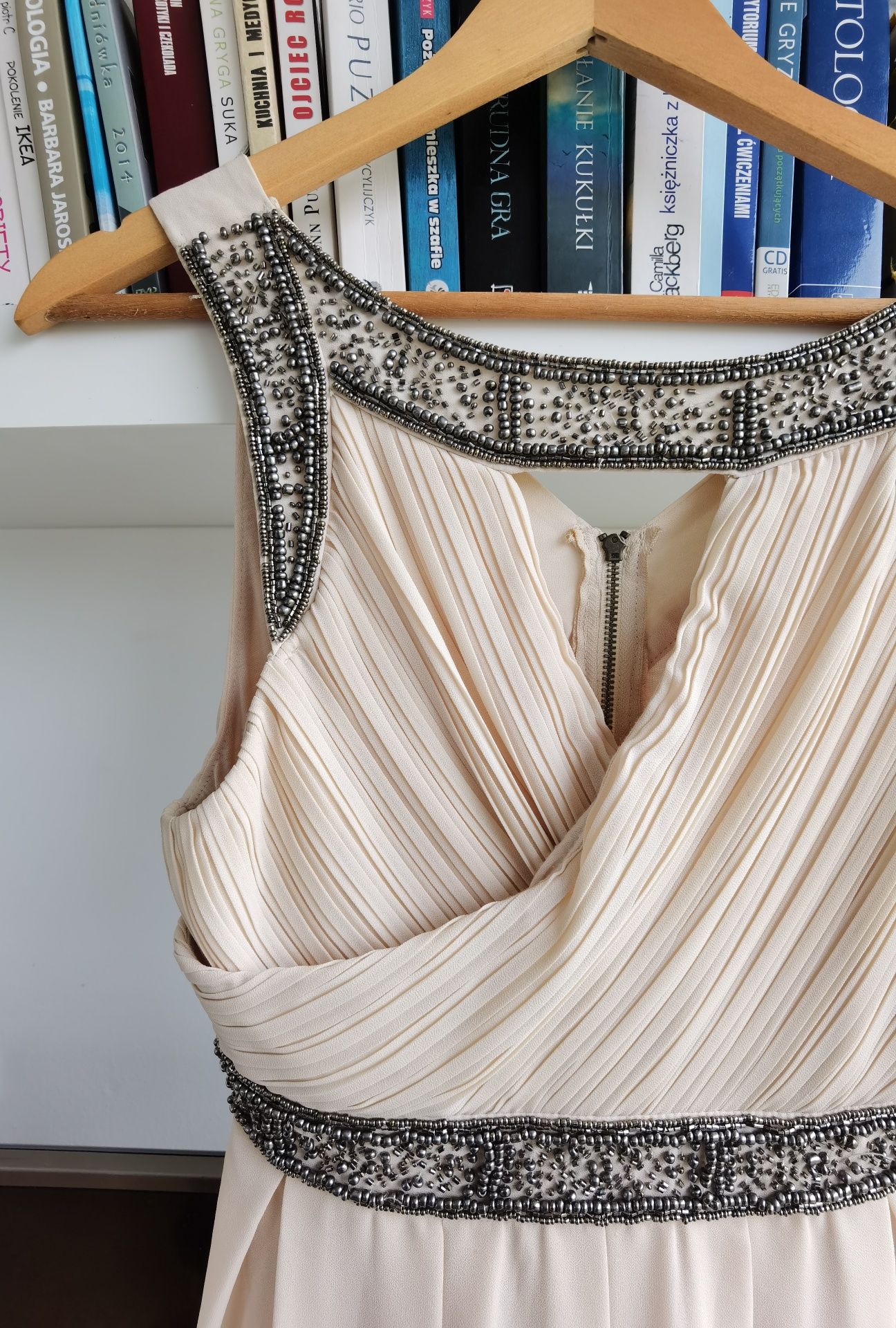 Elegancka plisowana kremowa sukienka S M grecka asos wesele studniówka