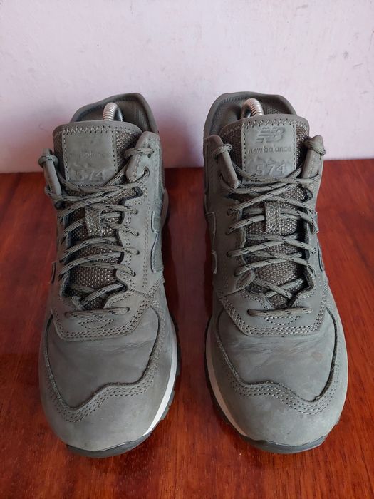 Кроссовки New Balance 574 оригінал 

Розмір по бірці:
Us 8 UK 7.5  EUR