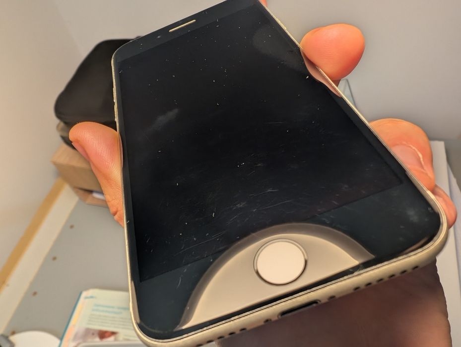 iPhone SE 3 generacji  64 GB