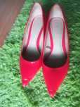 Sapatos de verniz