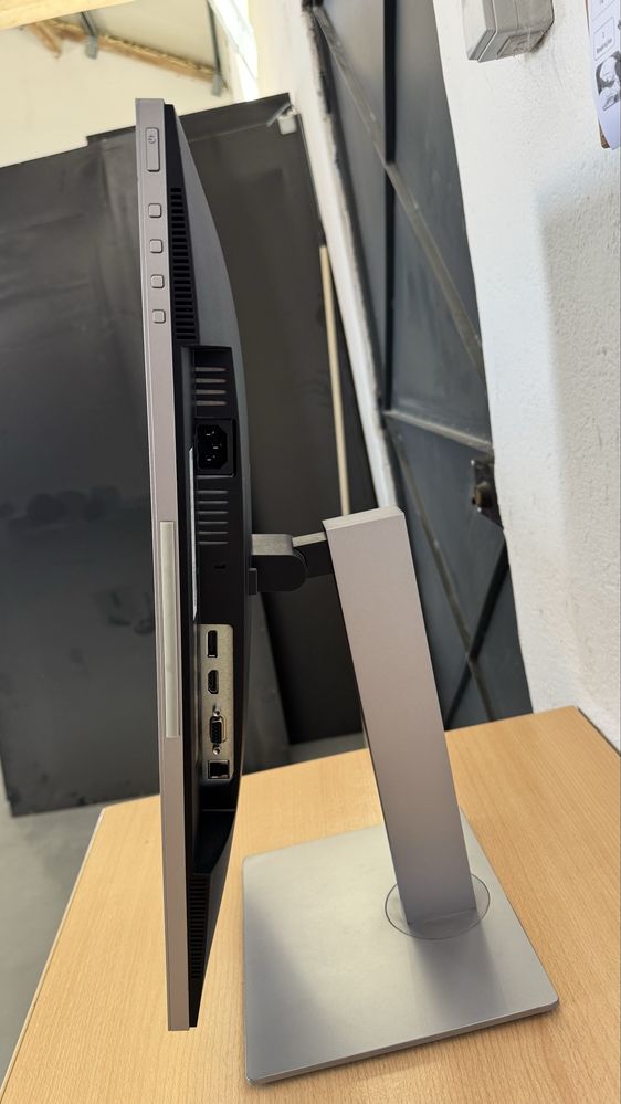 HP EliteDisplay E223| 21.5”