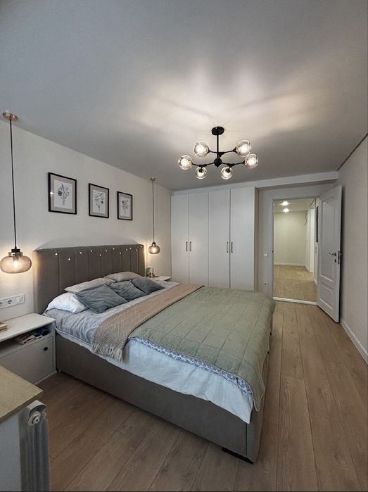 Центр міста! Сучасна трикімнатна квартира.