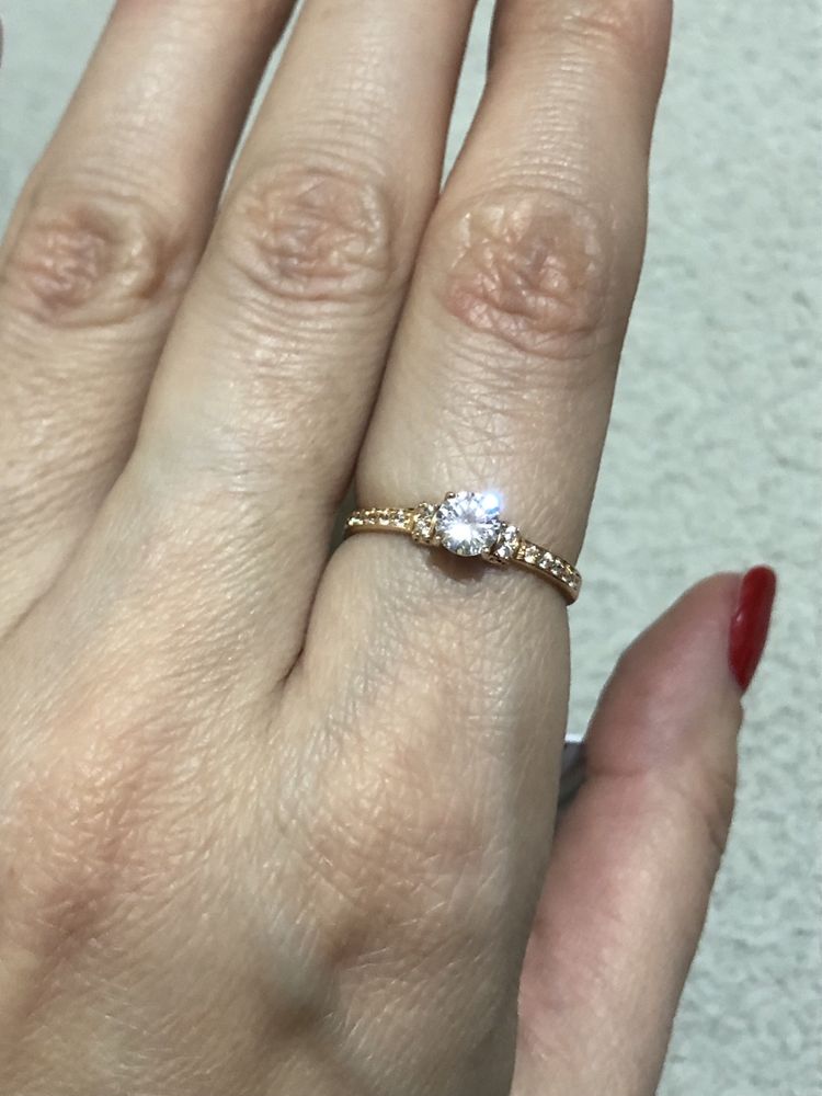 Шикарное золотое кольцо, 18 размера, 585 пробы, новое с биркой!