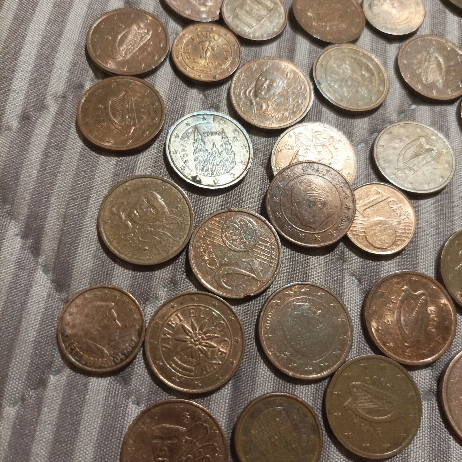Moedas,de 1,2euros e de cêntimos