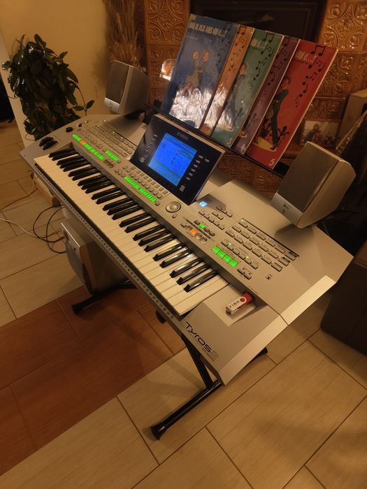 Yamaha Tyros 2 -keyboard