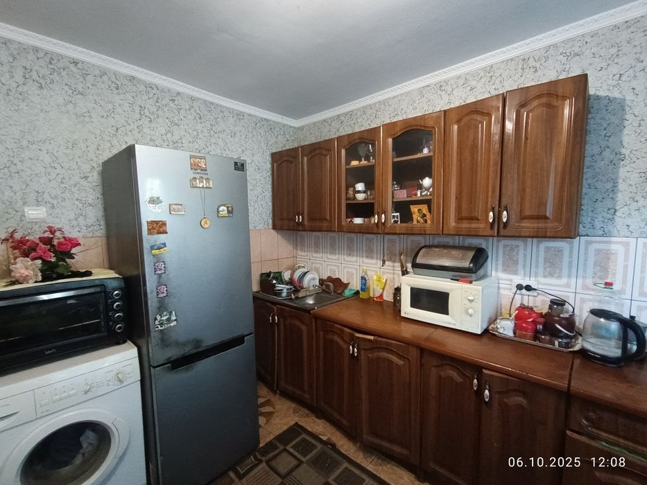 В Продажу  2- кімн  1 поверх