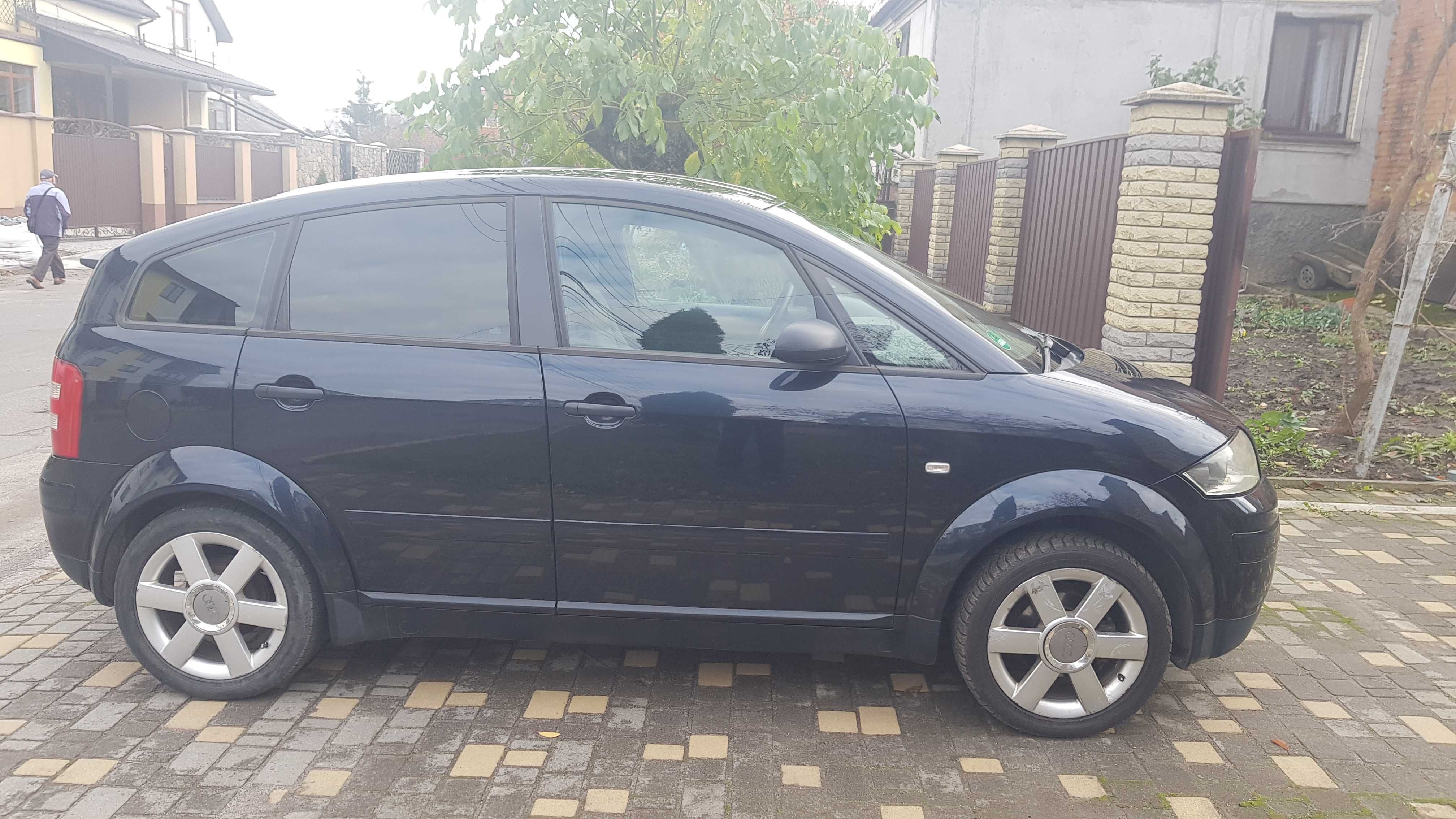 Audi A2 1.4i MT бензин.