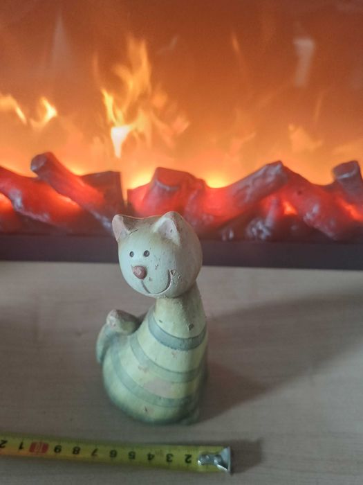 Figurka porcelanowa kota