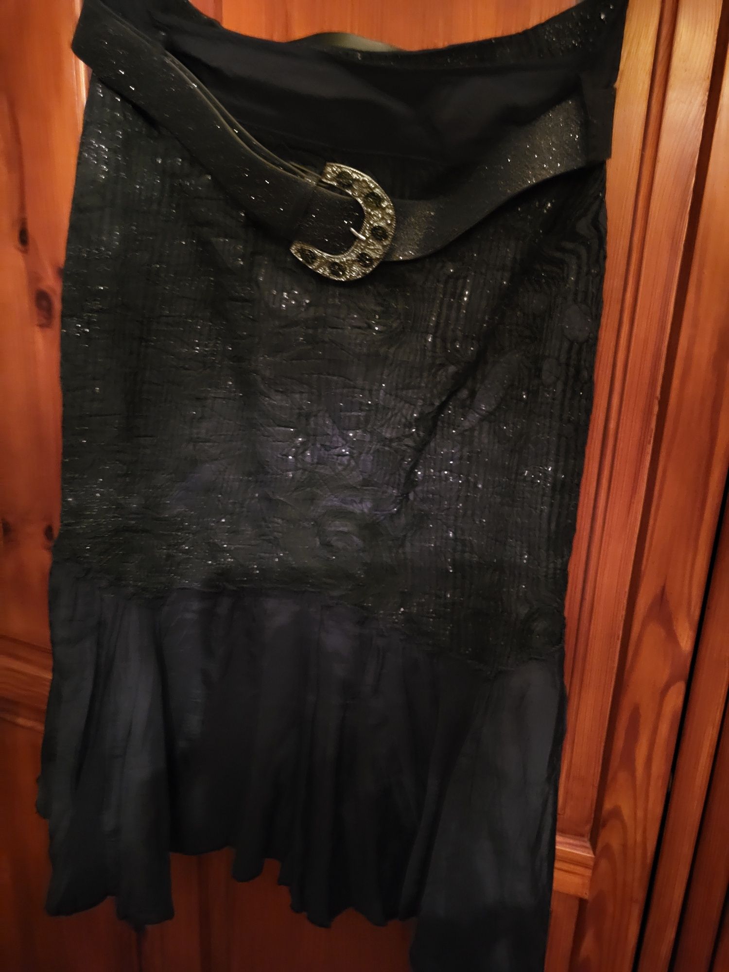 Spódnica czarna ze srebnym  brokatem