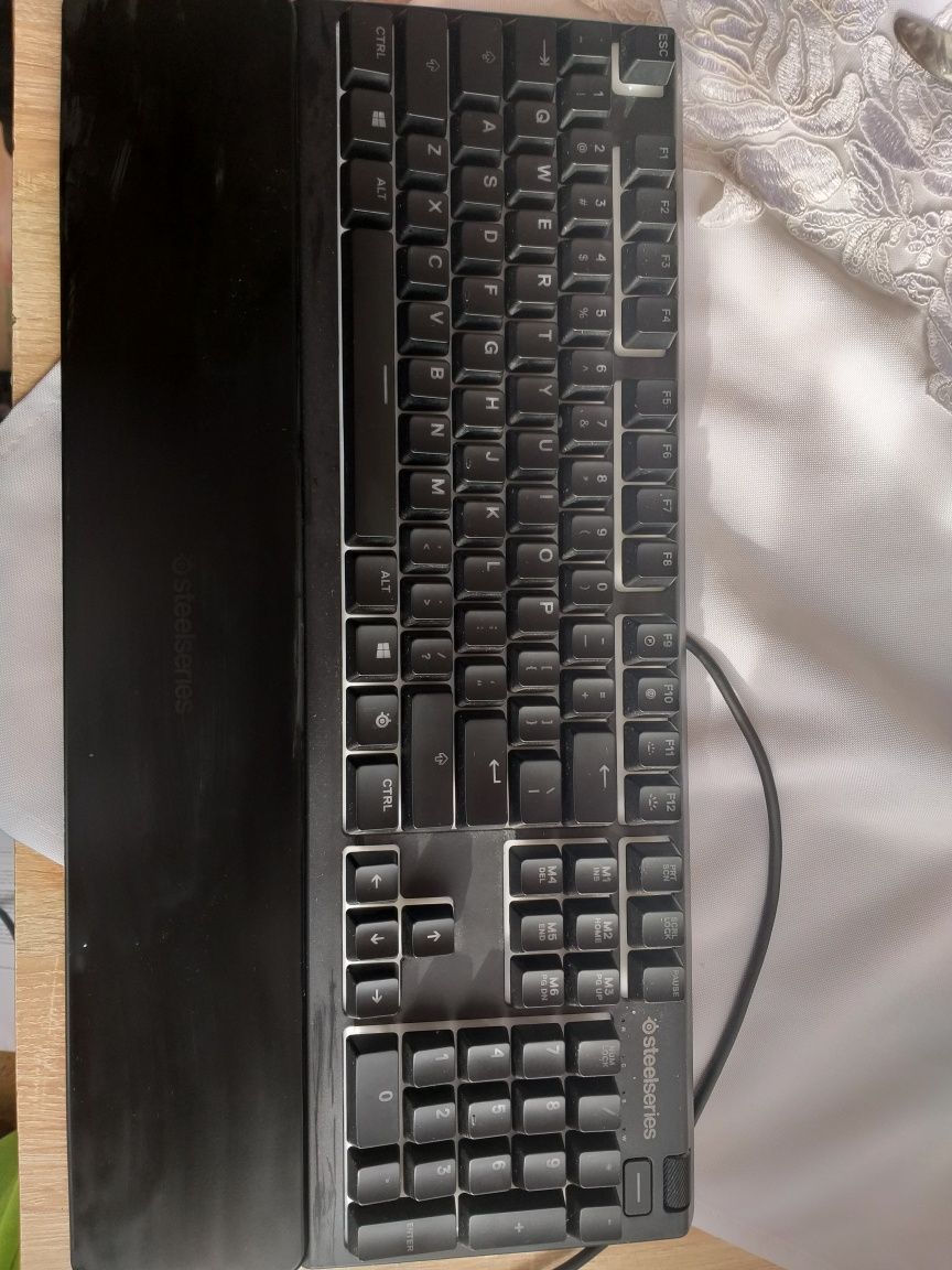 Klawiatura gamingowa Steelseries apex 3