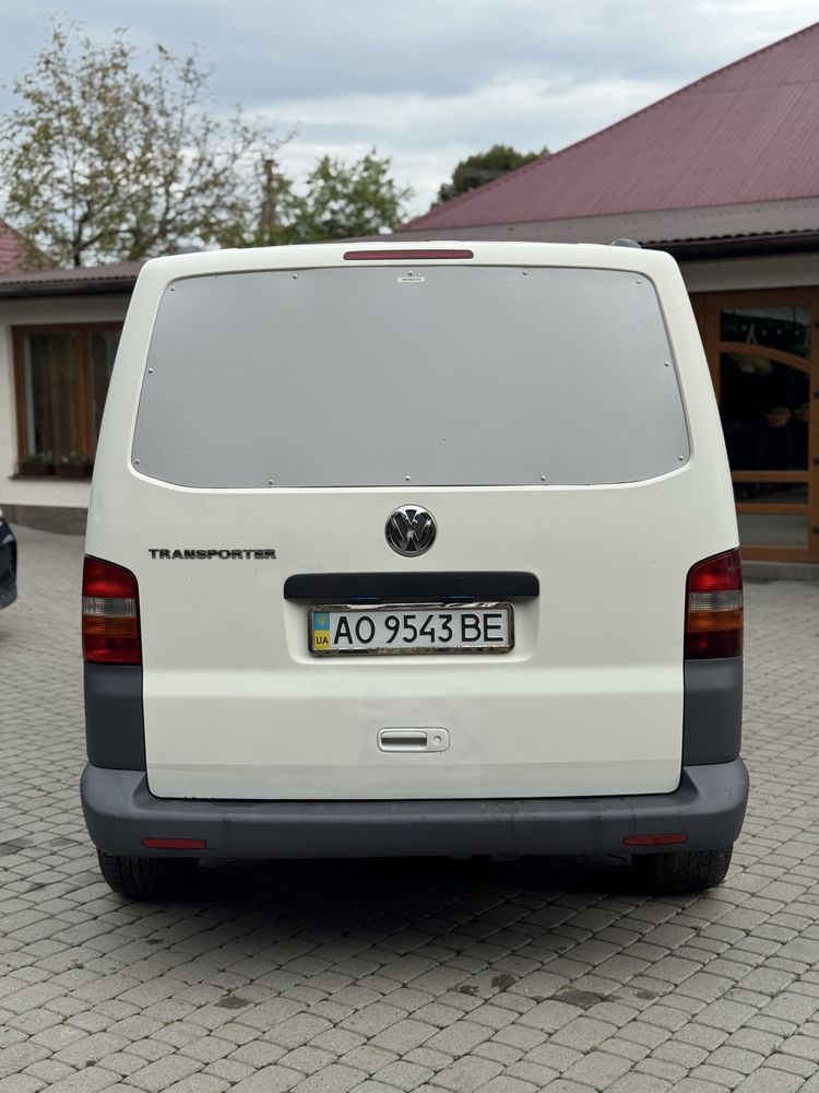 Volkswagen Transporter  2006р 8+1 пасажир  1.9 tdi