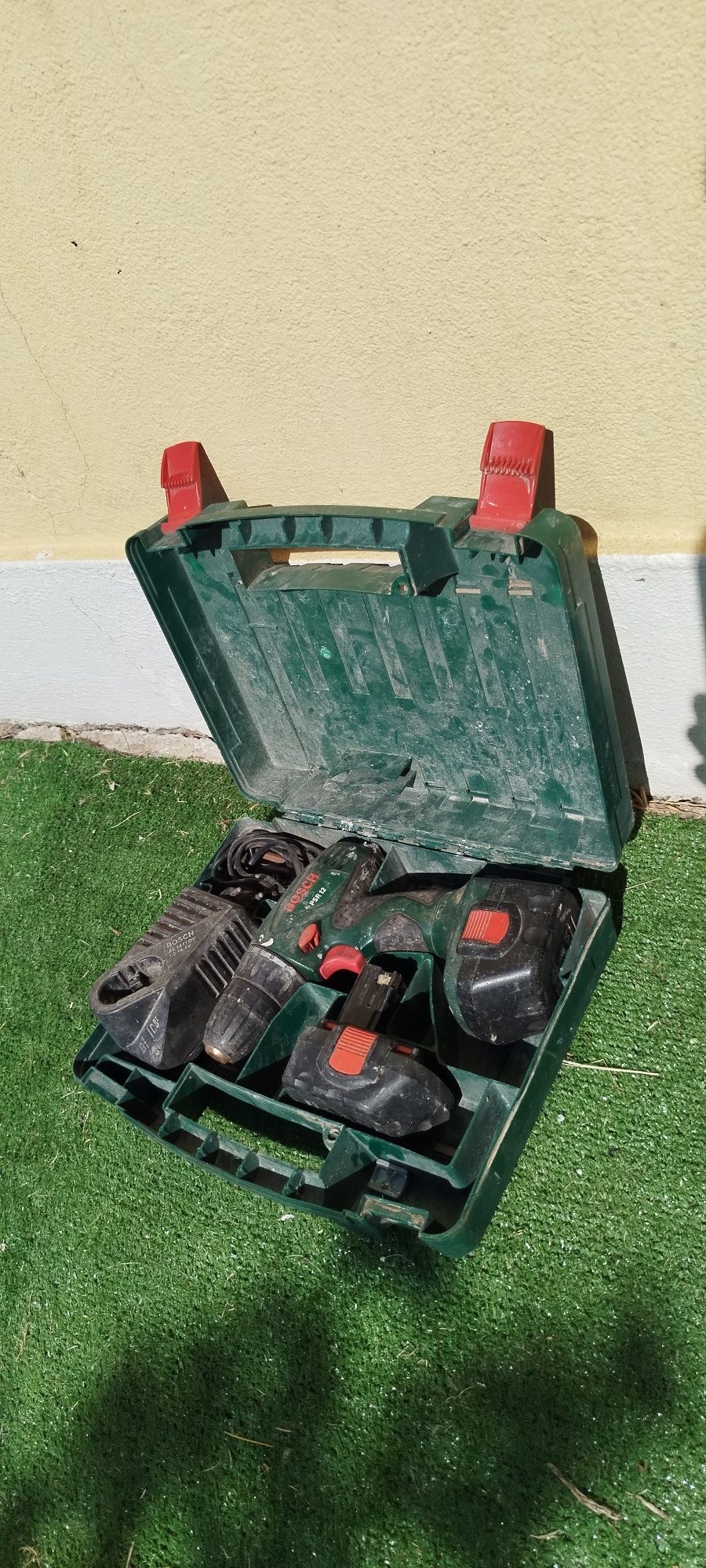 Aparafusadora/berbequim sem fios Bosch PSR 12