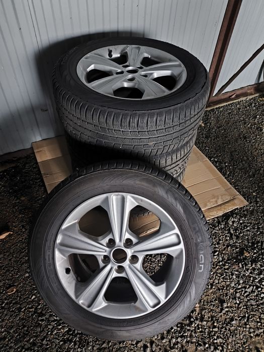 Felgi Ford kuga wzmacniane 17 Cali z oponami zimowymi