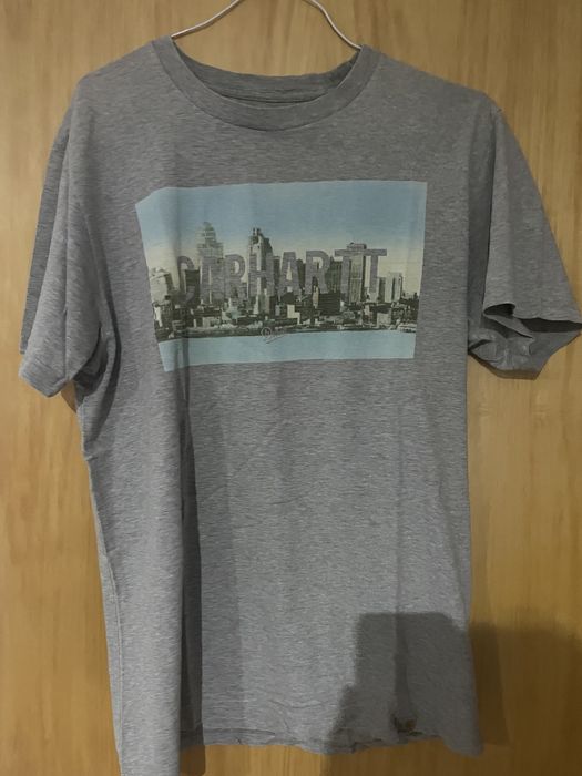 Tshirt Carhartt em bom estado