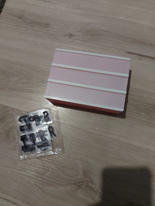 Lampka a6 dekoracyjna z literami napis różowa