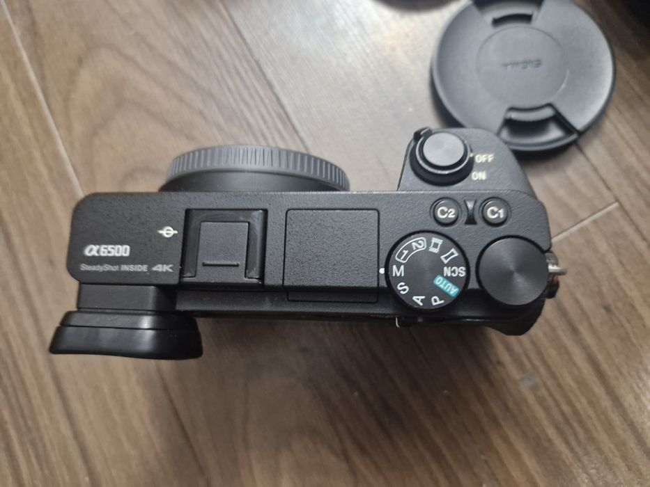 Sony A6500 + 2 obiektywy Sigma 16mm 1.4 i 30mm 1.4 C