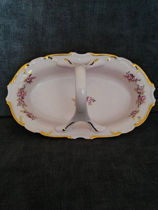 Koszyczek z różowej porcelany