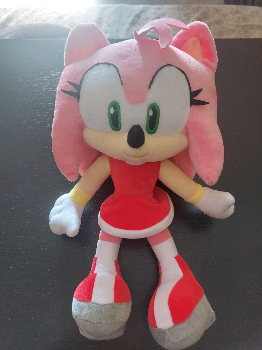 Peluche Amy da série Sonic NOVO