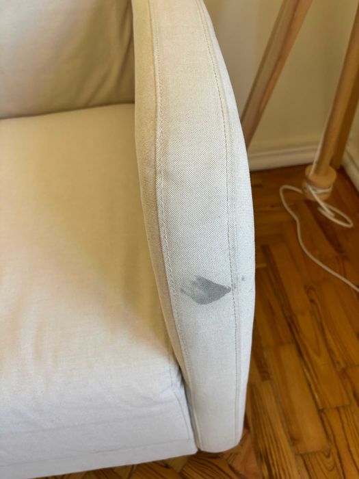 sofa beige 2 lugares